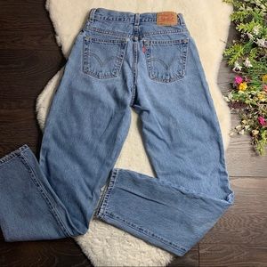 Levi’s Classic Relaxed 550 Tapered Mom Jeans